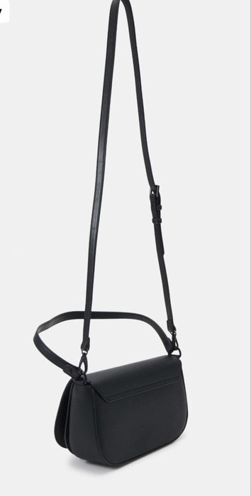 Продавам оригинална чанта Valentino
