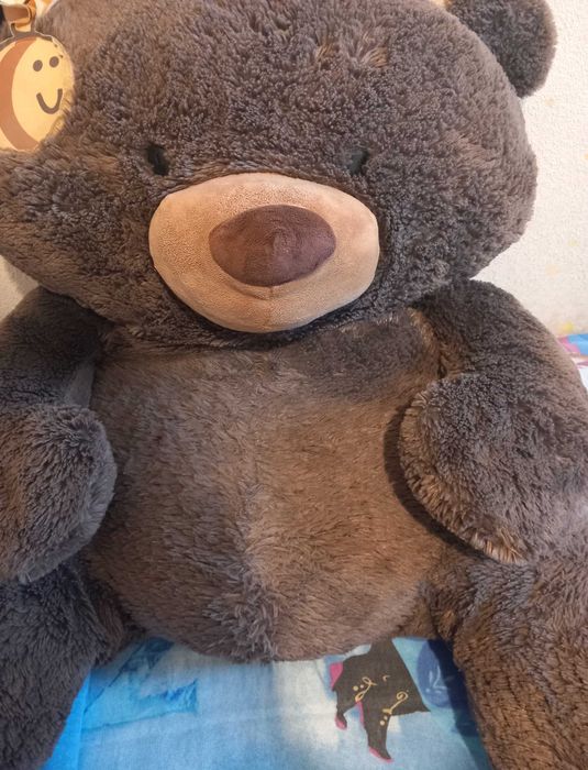 Голяма плюшена играчка - мечка