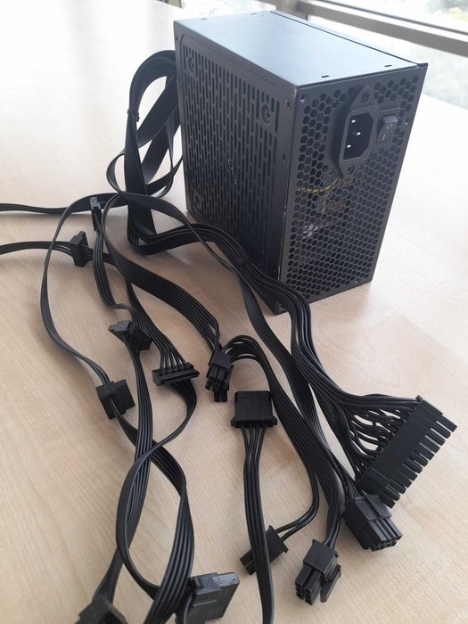 Sursa PC Aerocool LUX 650W - 80 Plus Bronze - ACP-650LXD  100 lei