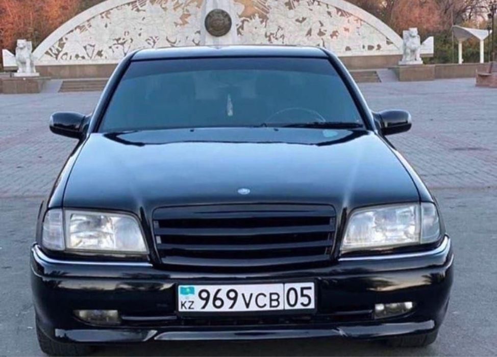 Бампер Мерседес 210
