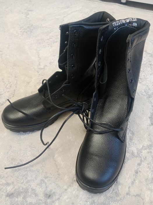 Продам ботинки..