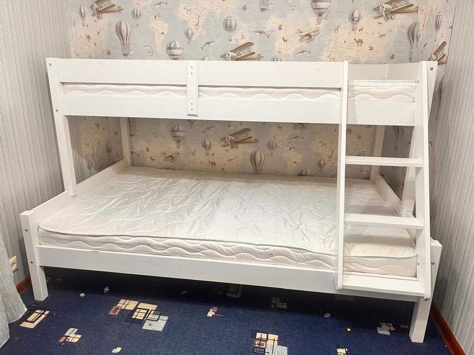 Кровать двухъярусная