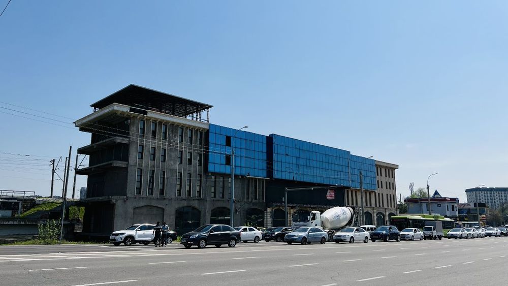 Продаётся помещение 2135 кв.м на перекрестке Новомосковской/Кольцевой