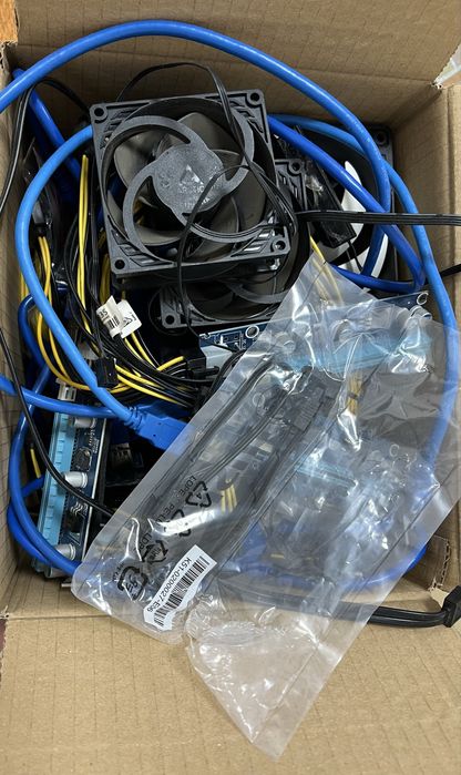 Части и аксесоари за компютър