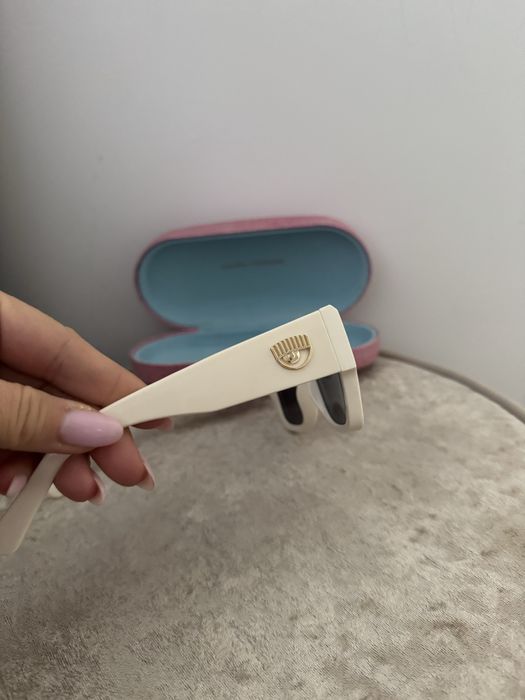 CHIARA FERRAGNI слънчеви очила