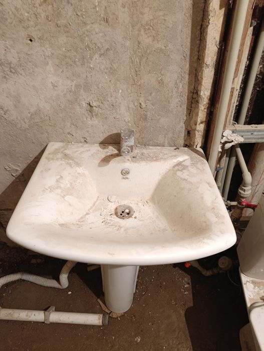 Унитаз и раковина