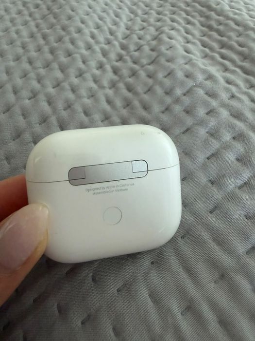 Кейс AirPods 3 продам