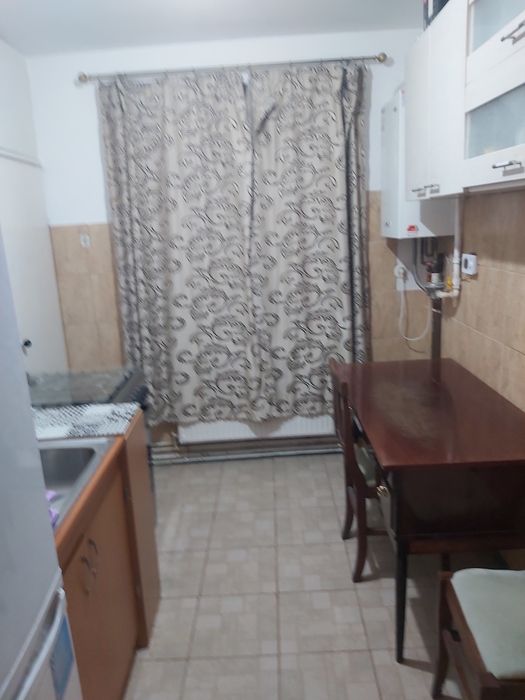 Vând Apartament  Zona Milea
