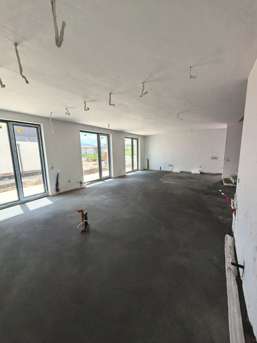 Къща в София, област-с.Гурмазово площ 320 цена 350000
