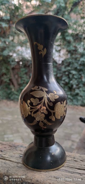 Индийские латунные вазы