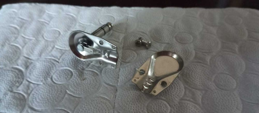 Стерео-джеки угловые (таблетки) 6.35мм