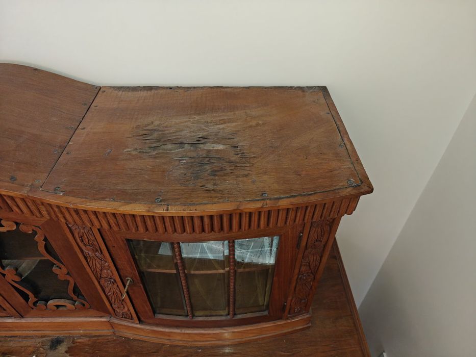 Реставрация на мебели и дърворезба