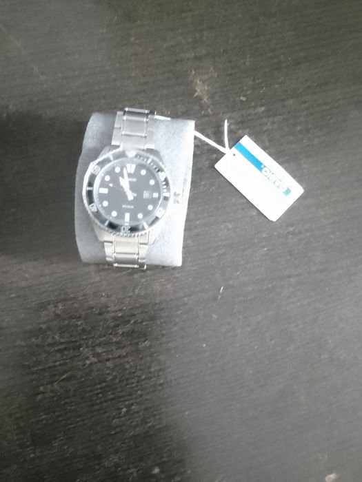 Ceas barbatesc casio nou nepurtat are folia pe el