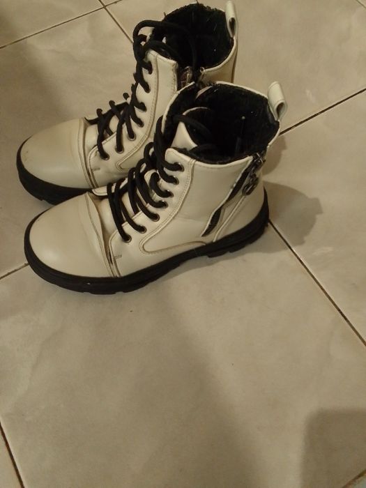 Продам ботинки с натуральным мехом