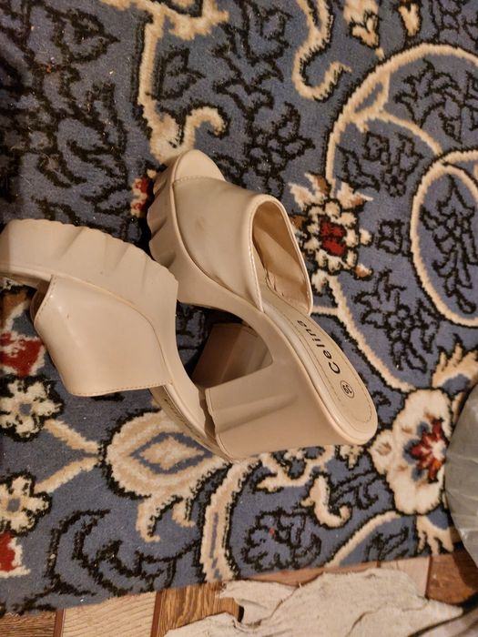 Продам сабо б/у в отличном состоянии