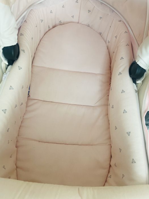 Căruț Junama Candy Pink + scoică auto nouă