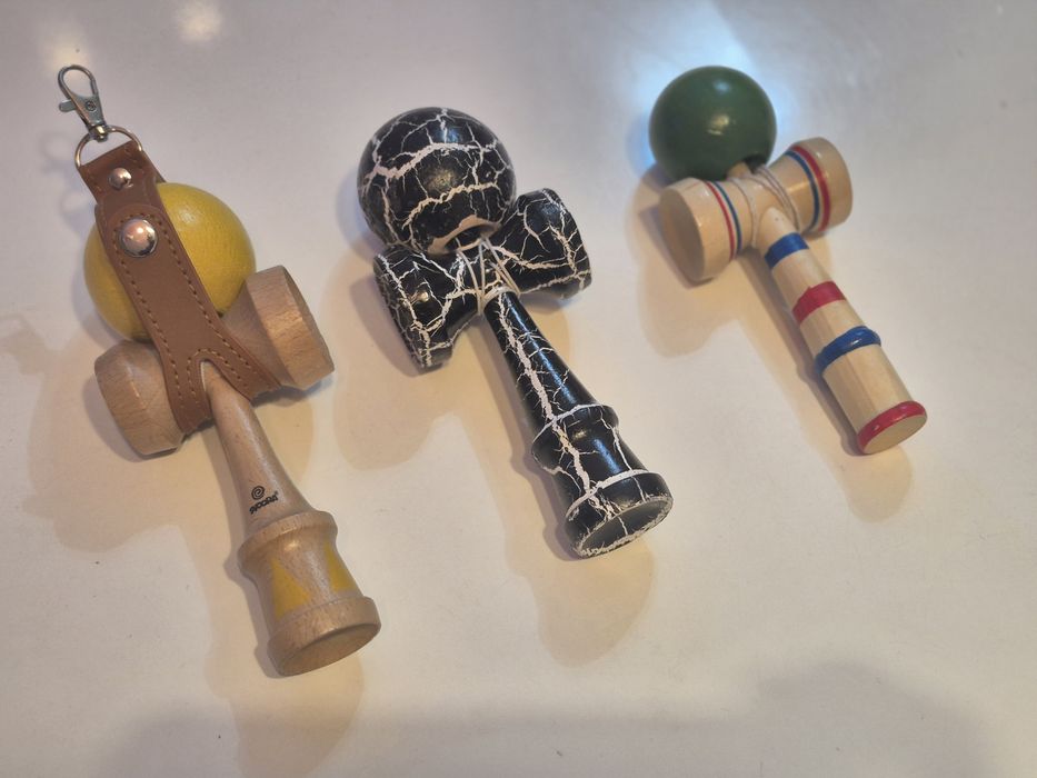 Kendama set x 3 diferite modele si culori Kendama Svoora