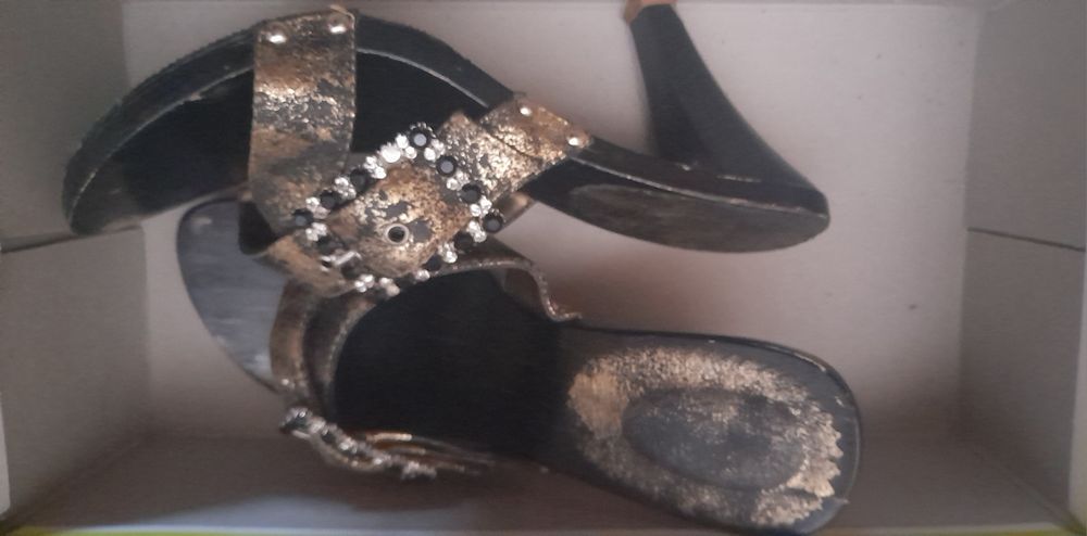 Летни чехли и сандали