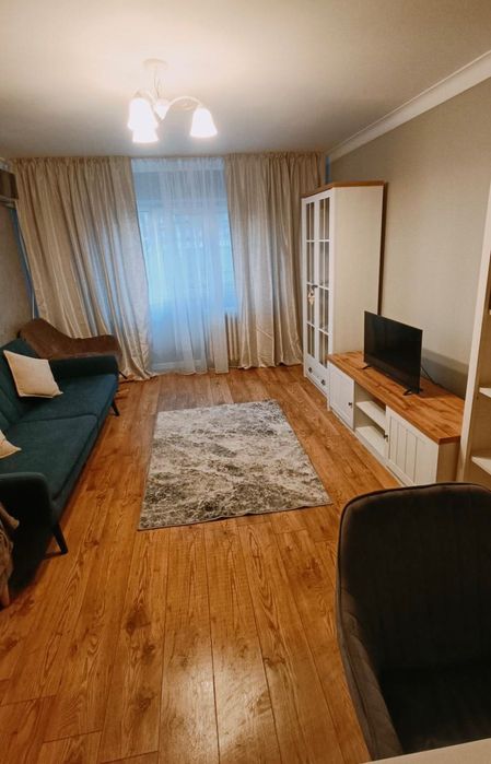 Închiriez apartament 3 camere Tineretului