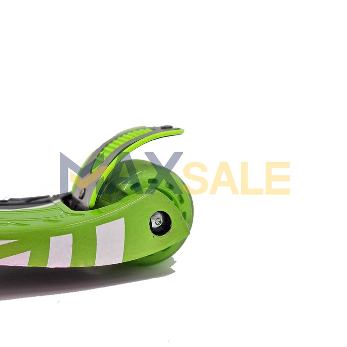 Триколка детска тротинетка с 3 светещи колела зелено многоцветно