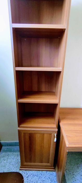 Продавам шкаф тип колона