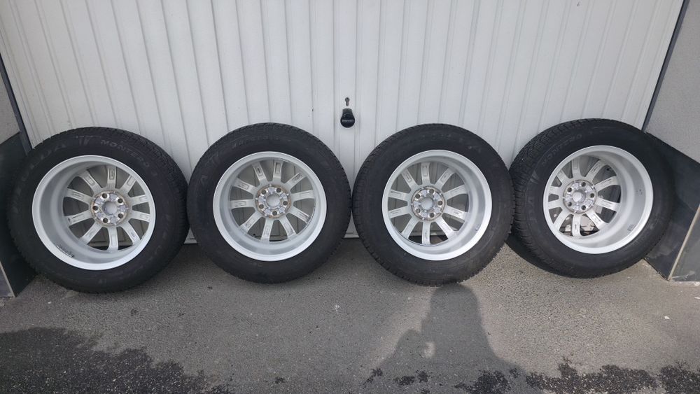 Оригинални алуминиеви джанти 15 инча 5х100  от Toyota Yaris 4, Yaris Cross със зимни гуми и датчици