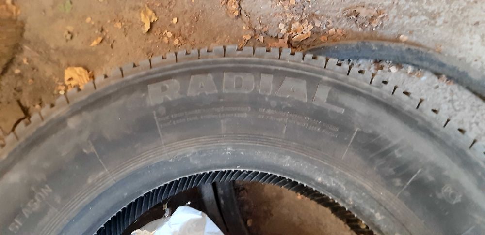 Автошина грузовая