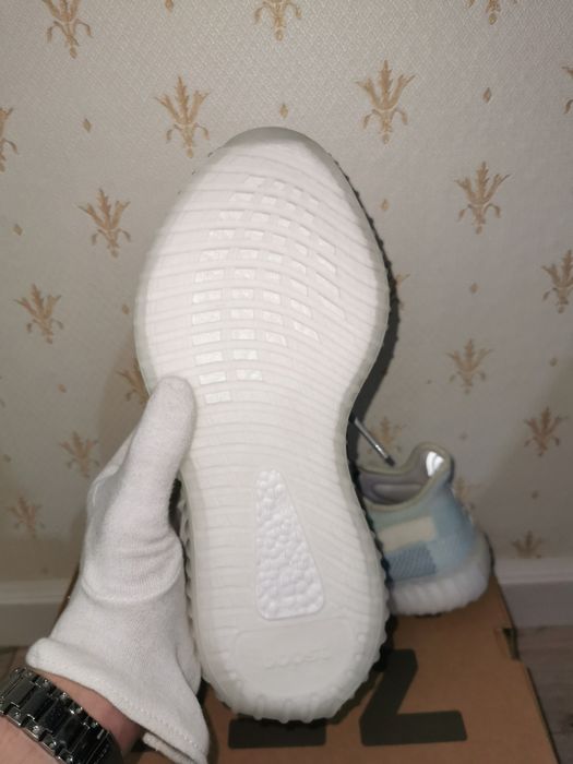 Yeezy 350 Boost Cloud White