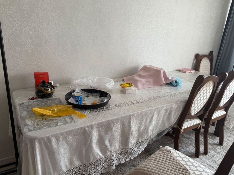 Продается стол натуральное дерево