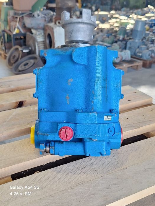 Бутална помпа Vickers PVQ 45