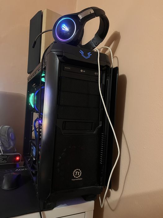 Vând pc gaming perfect functional