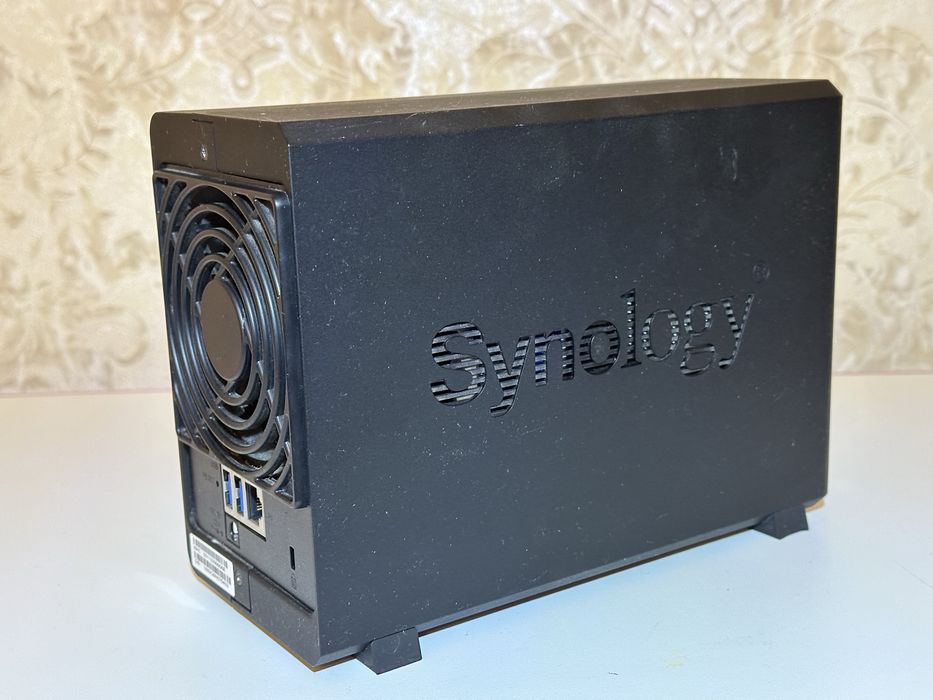 Сетевое хранилище NAS Synology DS218play (без HDD)