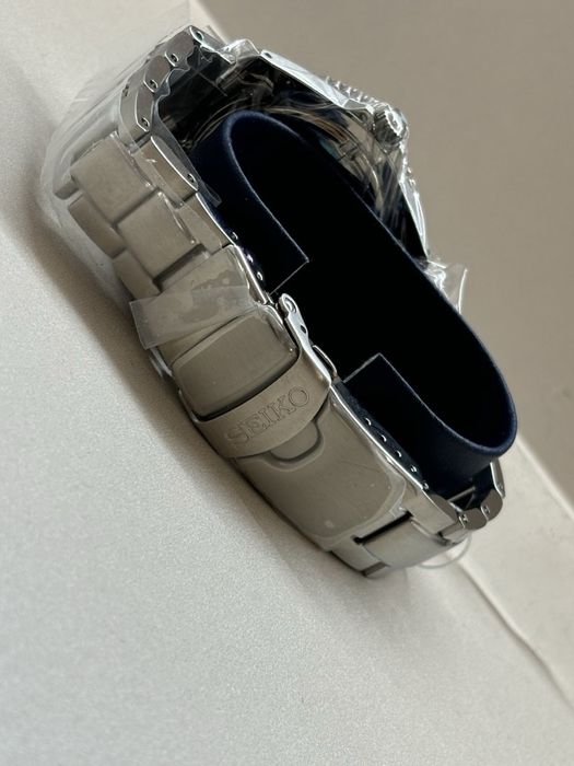 Часовник Seiko SNE585