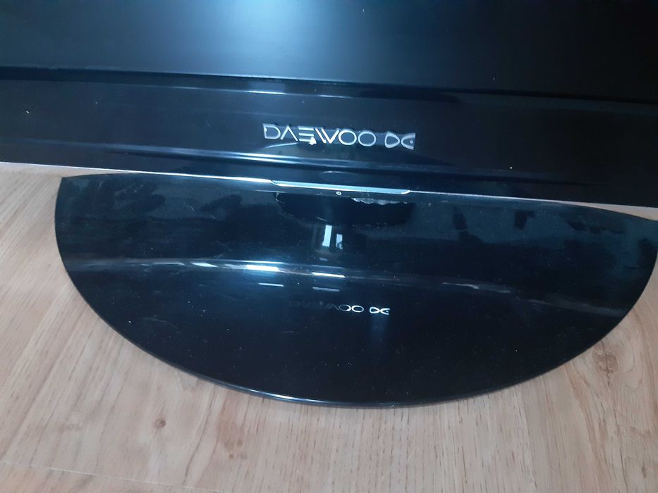 32 инча  LCD  Телевизор DAEWOO модел: LT32L