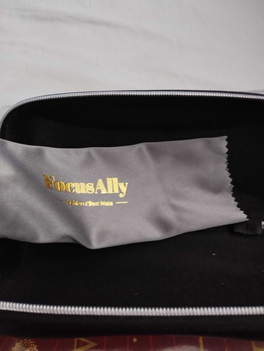 Очила FocusAlly с калъф