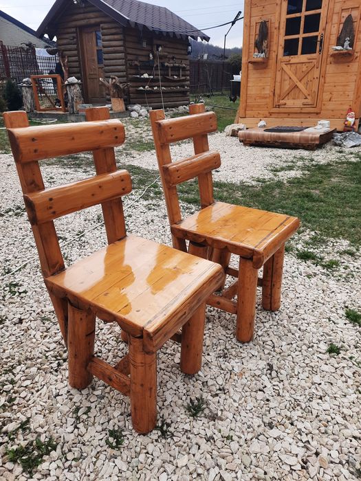 Obiecte rustice din lemn custi caine mese fantani
