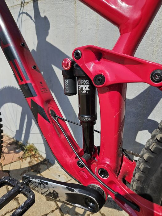 TREK Slash 8  FOX36