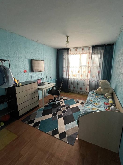 Продам трехкомнатную квартиру