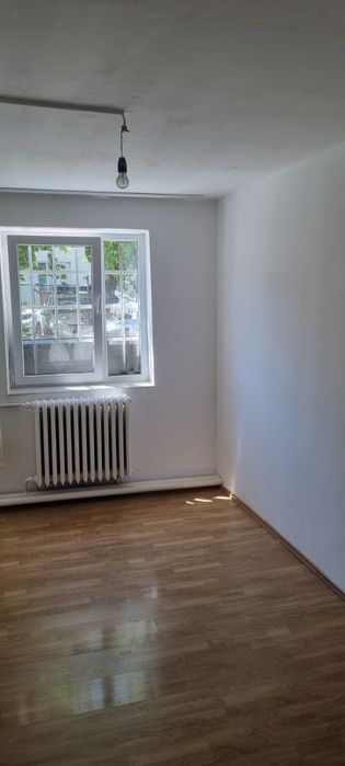 Camera camin, zona Bularga, parter, 10mp, posibilitate baie proprie.
