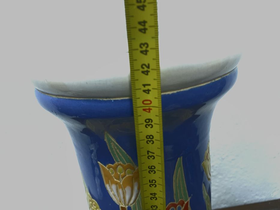 Италианска порцеланова колона поставка са цветя майолика