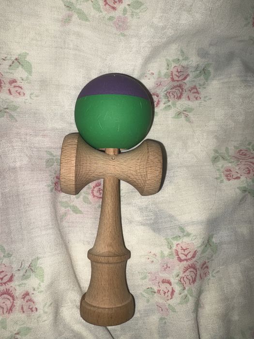 vand\schimb kendama nelansata rară CITITI DESCRIEREA