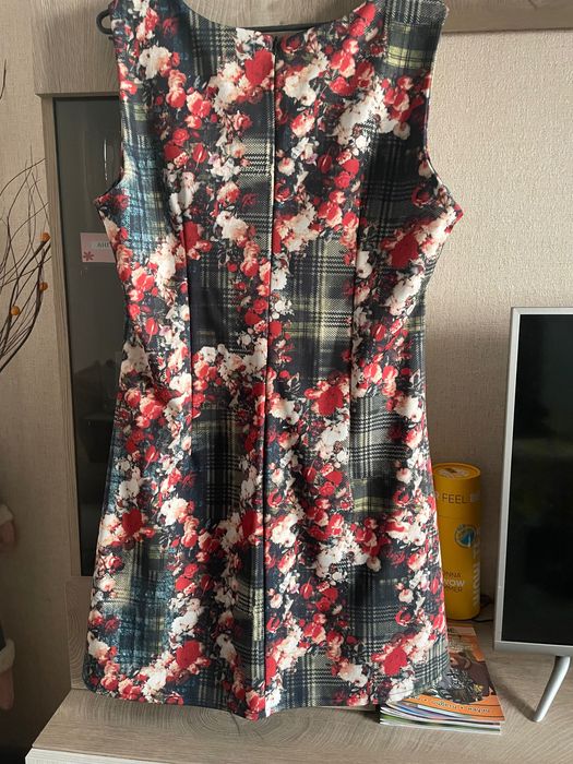 Дамска рокля на цветя