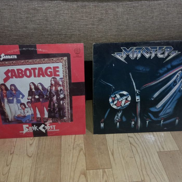 Виниловые диски и проигрыватель мелодия 103