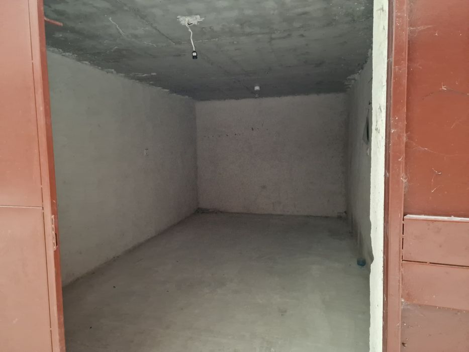 Дава се под наем Гараж / Паркомясто в Пловдив, Тракия - 17 кв.м за 102 € - Снимка #2