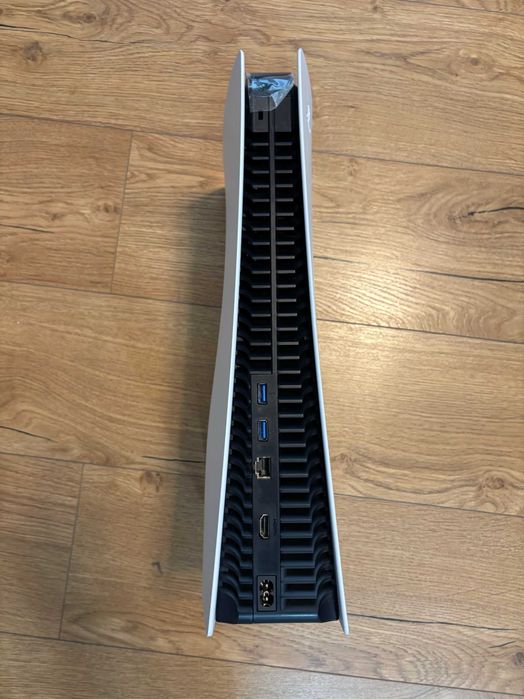 Consolă PlayStation 5 cu Disk – PS5