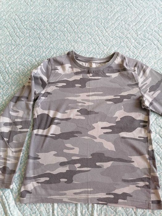 Лот блузи 122,128 за момче