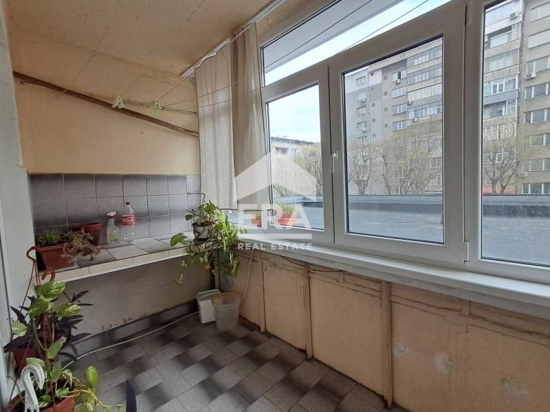 Дава се под наем Двустаен апартамент в Варна, Център - 46 кв.м за 348.84 € - Снимка #3