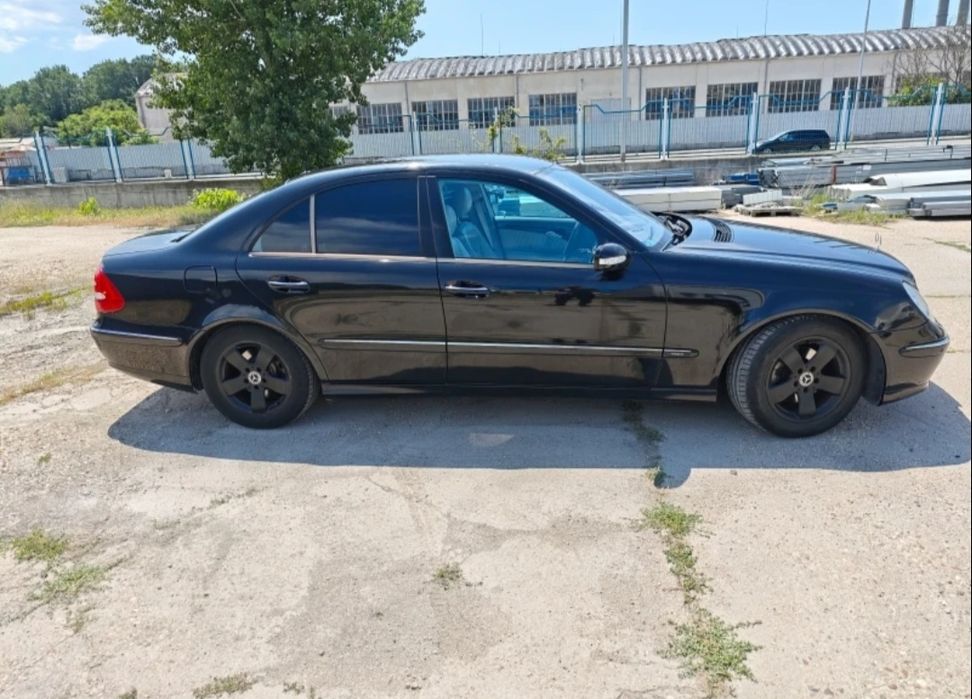 Mercedes Benz автомобил