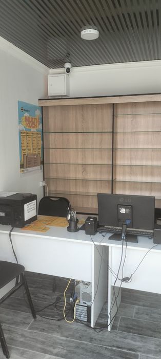 Офисная мебель, телевизор, куллер