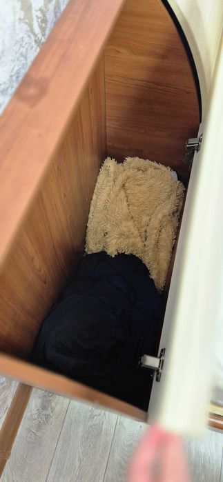 Двухспальная кровать